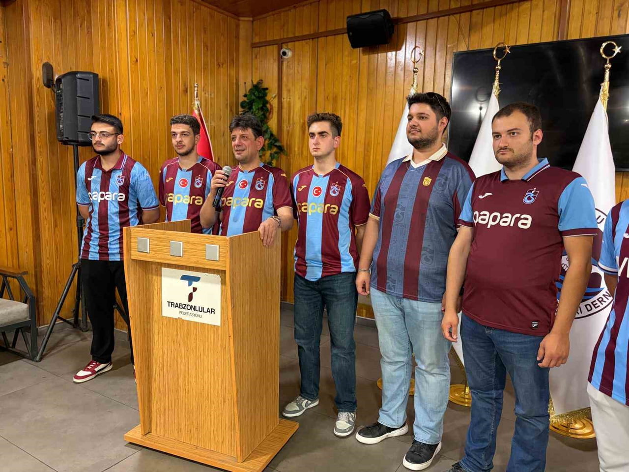 TRABZONLULAR FEDERASYONU GENEL BAŞKANI İSMAİL TURGUT ÖKSÜZ, BORDO-MAVİLİ KULÜBE DESTEK İÇİN...
