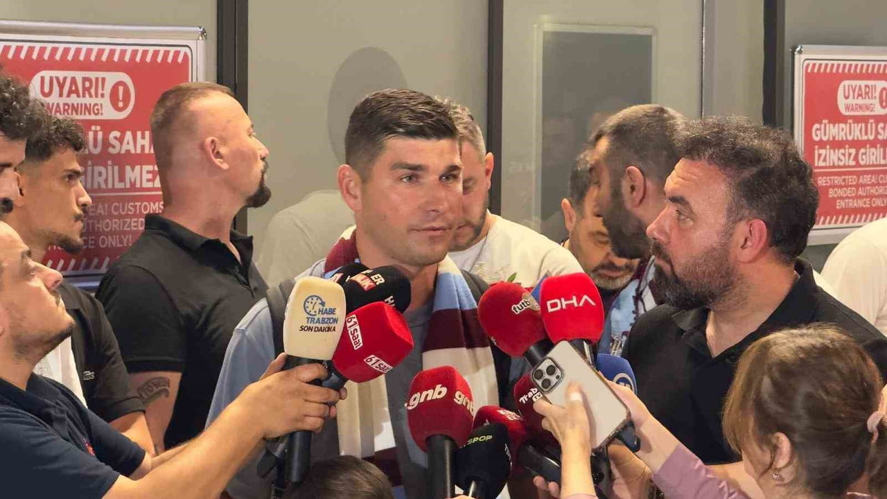 TRABZONSPOR'UN İTALYA SERİE A EKİPLERİNDEN GENOA'DAN KADROSUNA KATTIĞI UKRAYNALI ORTA SAHA...