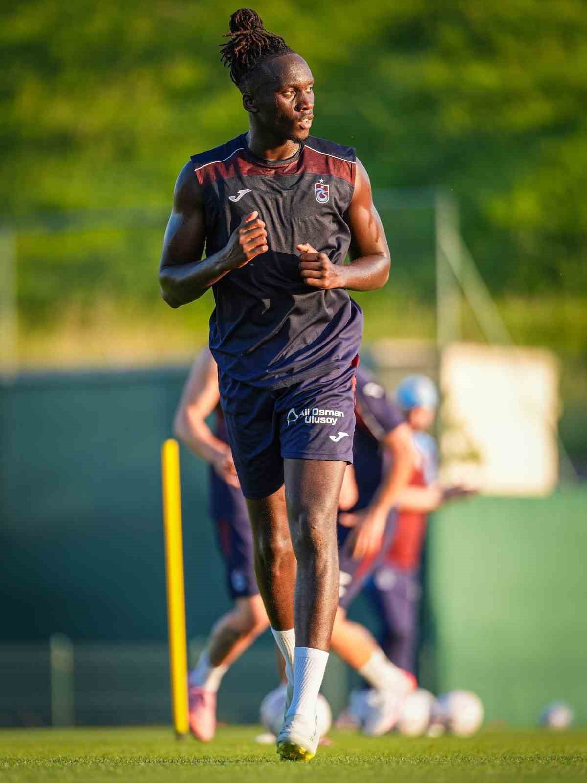 TRABZONSPOR, 2026-2027 SEZONU HAZIRLIKLARINI MEHMET ALİ YILMAZ TESİSLERİ'NDE GERÇEKLEŞTİRDİĞİ...