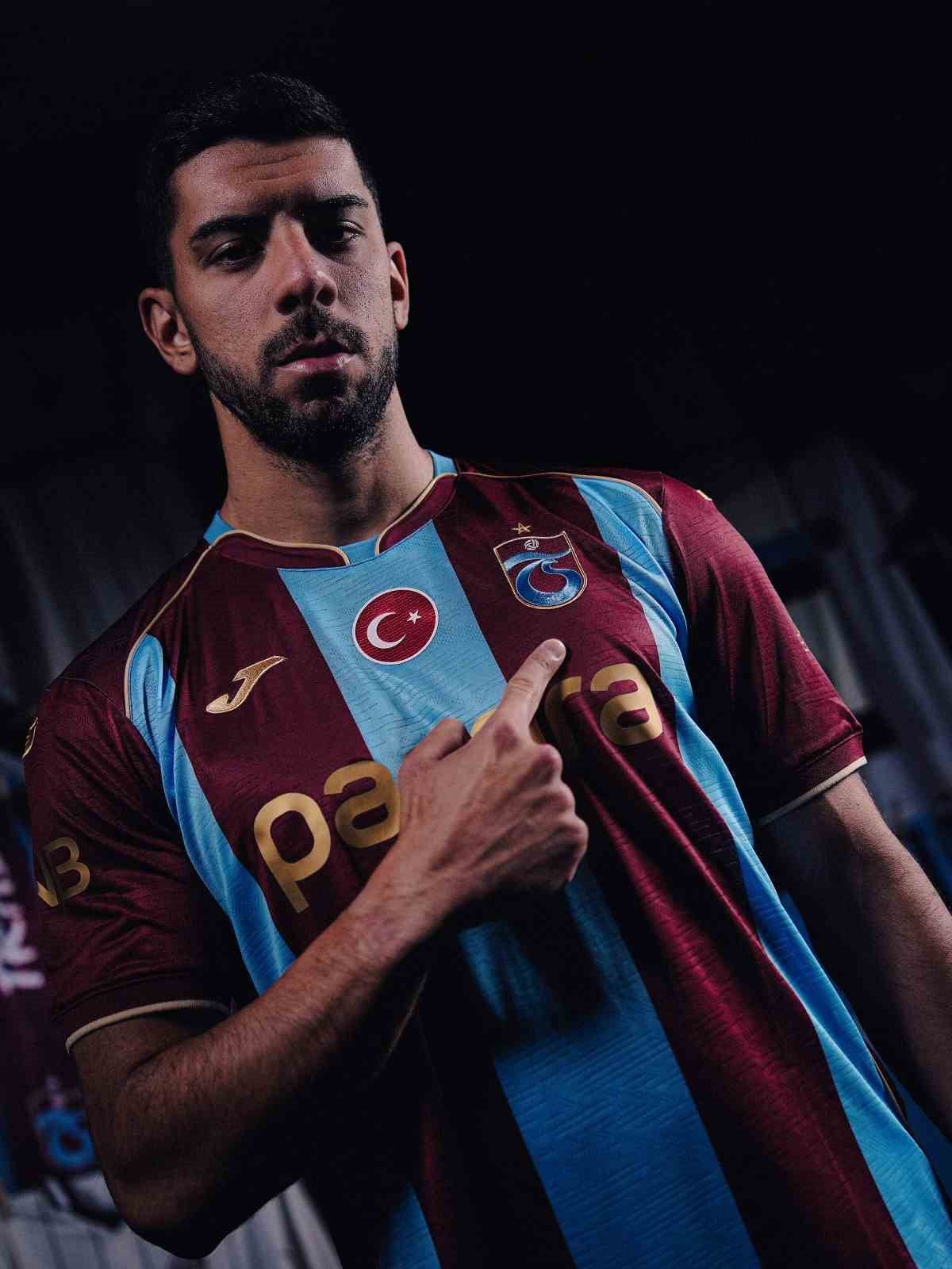 TRABZONSPOR, LA LİGA EKİPLERİNDEN VALENCİA FORMASI GİYEN DEFANS OYUNCUSU CENK ÖZKAÇAR'IN TRANSFERİ...