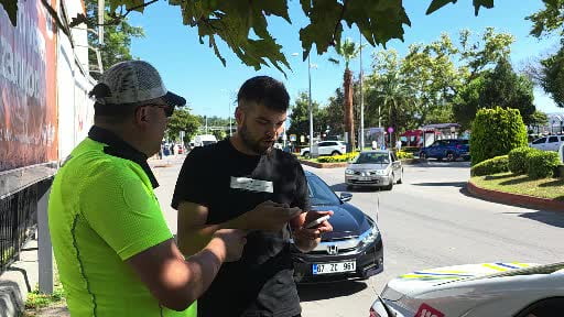 Trafik polisinin dikkati dolandırıcılık girişimini engelledi