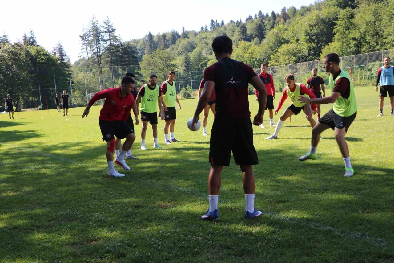 TRENDYOL 1. LİG'İN YENİ EKİPLERİNDEN FATİH KARAGÜMRÜK, YENİ SEZON HAZIRLIKLARI KAPSAMINDA İKİNCİ...