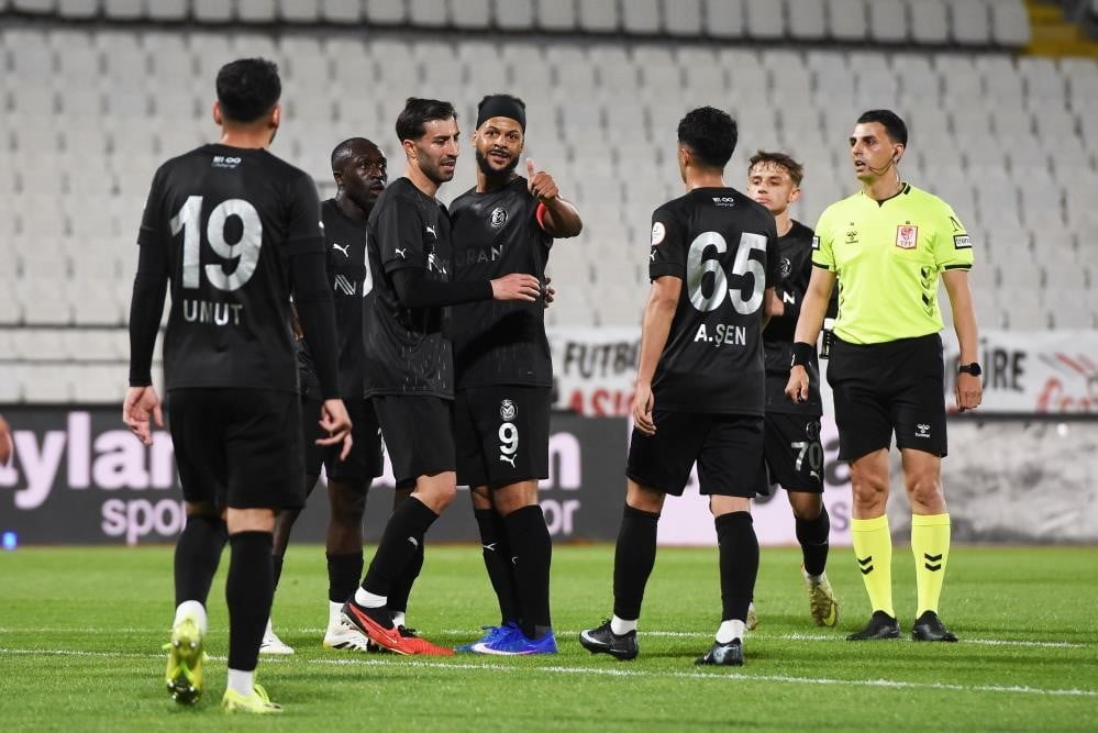 TRENDYOL 1. LİG’DE MÜCADELE EDEN MANİSA FUTBOL KULÜBÜ'NÜN 2026-2027 SEZONU FİKSTÜRÜ BELLİ OLDU....