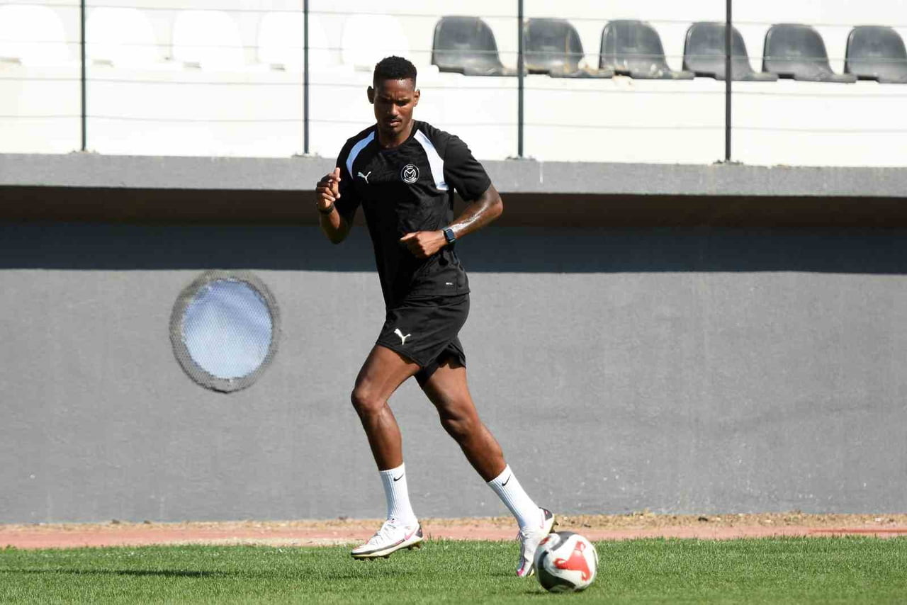TRENDYOL 1. LİG EKİPLERİNDEN MANİSA FUTBOL KULÜBÜ, 2026-2027 SEZONU HAZIRLIKLARININ MANİSA ETABINI...