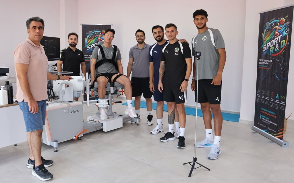 TRENDYOL SÜPER LİG'İN YENİ SEZONU ÖNCESİ HAZIRLIKLARINI BURDUR'DA SÜRDÜREN CORENDON ALANYASPOR...