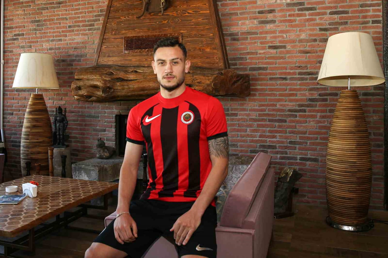 TRENDYOL SÜPER LİG EKİPLERİNDEN GENÇLERBİRLİĞİ, DEFANS OYUNCUSU MUHAMMET ENSAR ÇAVUŞOĞLU’NU...