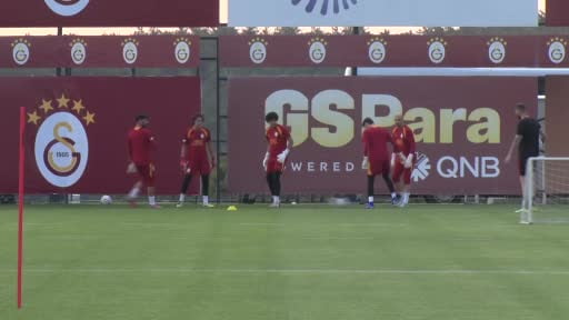 Trendyol Süper Lig şampiyonu Galatasaray, yeni sezon hazırlıklarına yaptığı antrenmanla...