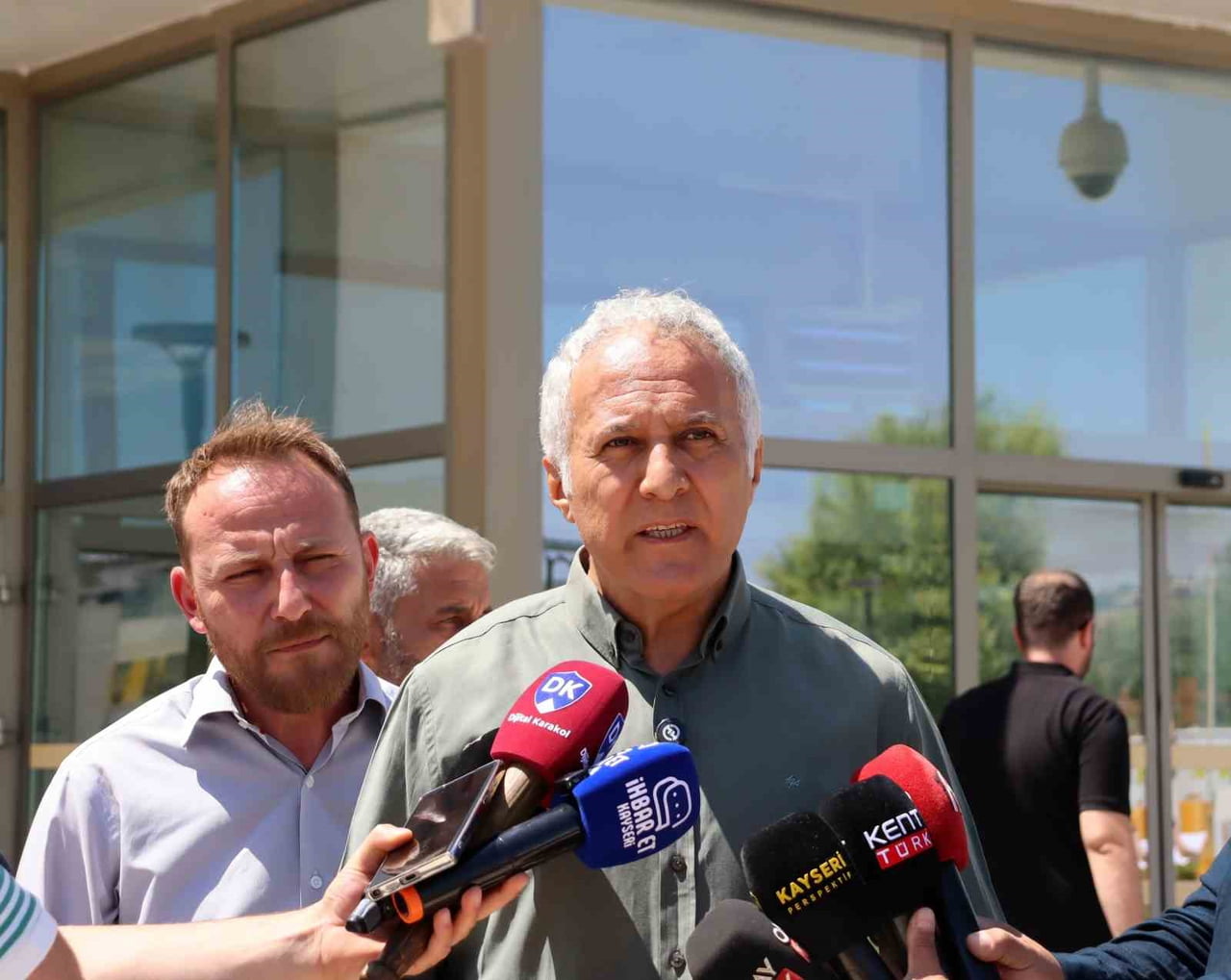TÜM-İŞ KONFEDERASYONU GENEL BAŞKANI MAHMUT ŞAHİN, KAYSERİ ŞEHİR HASTANESİ'NDE YÜZDE 66 ENGELİ...