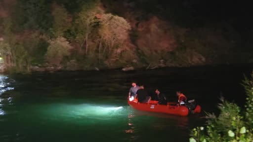 Tunceli'de araç uçurumdan Munzur Nehri’ne yuvarlandı: 2 yaralı