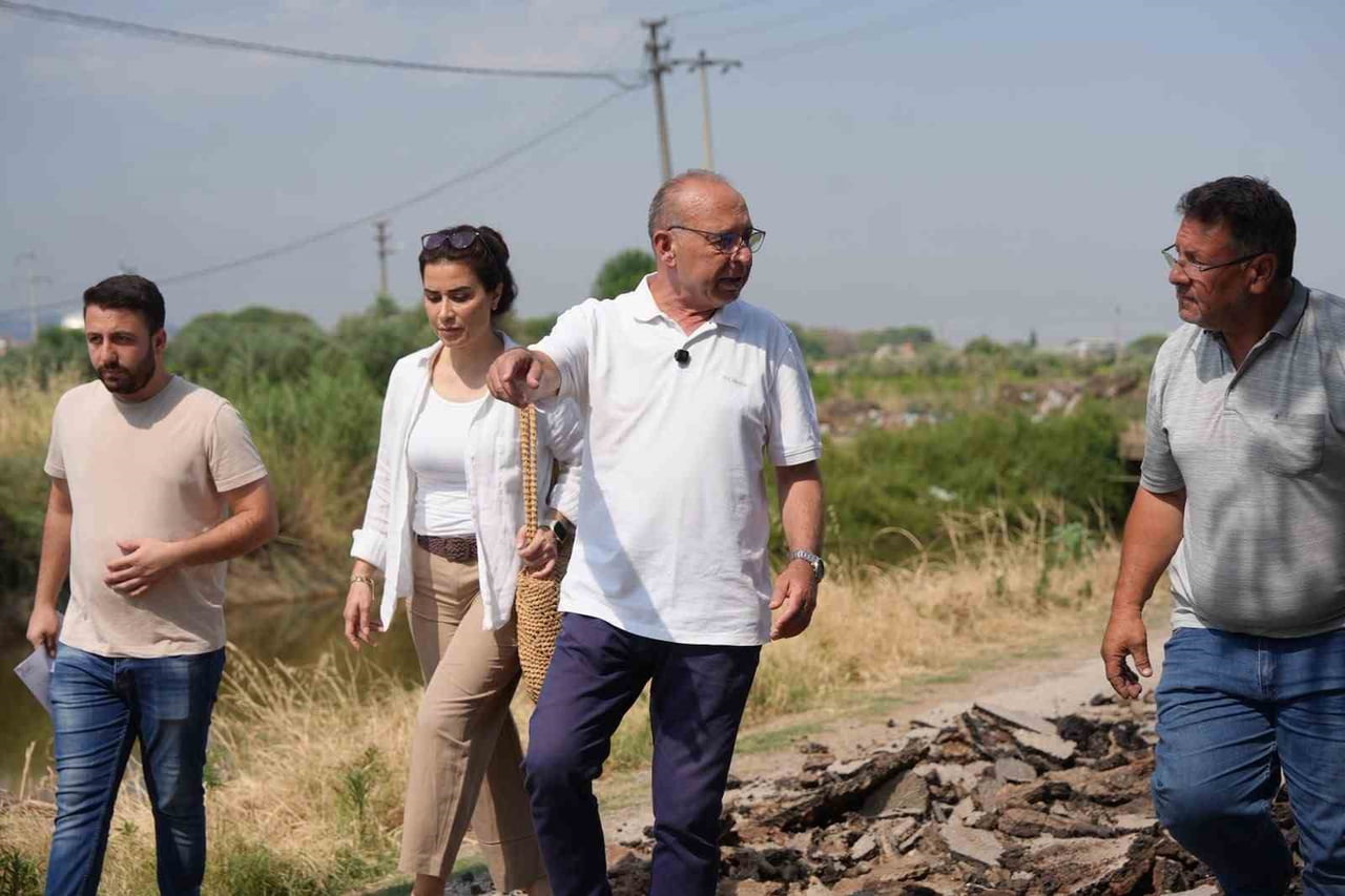 TURGUTLU BELEDİYESİ, KIRSAL MAHALLELERDE ULAŞIM KONFORUNU ARTIRMAK AMACIYLA BAŞLATTIĞI ASFALT...