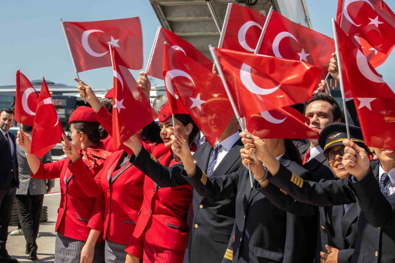 TÜRK HAVA YOLLARI, MİLLETLER LİGİ ŞAMPİYONU A MİLLÎ KADIN VOLEYBOL TAKIMI'NI, TK171 SEFER SAYILI...