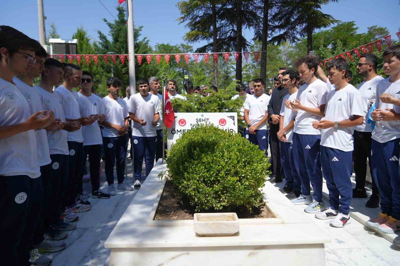 TÜRKİYE'NİN FARKLI İLLERİ İLE KARDEŞ ÜLKELERDEN GELEN 35'İN ÜZERİNDE PROFESYONEL BİSİKLET...