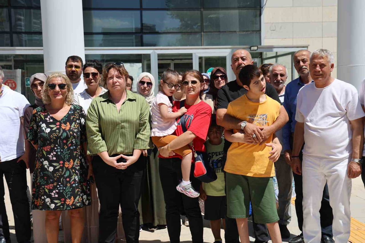TÜRKİYE DOWN SENDROMU DERNEĞİ YÖNETİM KURULU ÜYESİ VE AVUKAT CANSU KORKMAZ, "BU OLAYLARI...