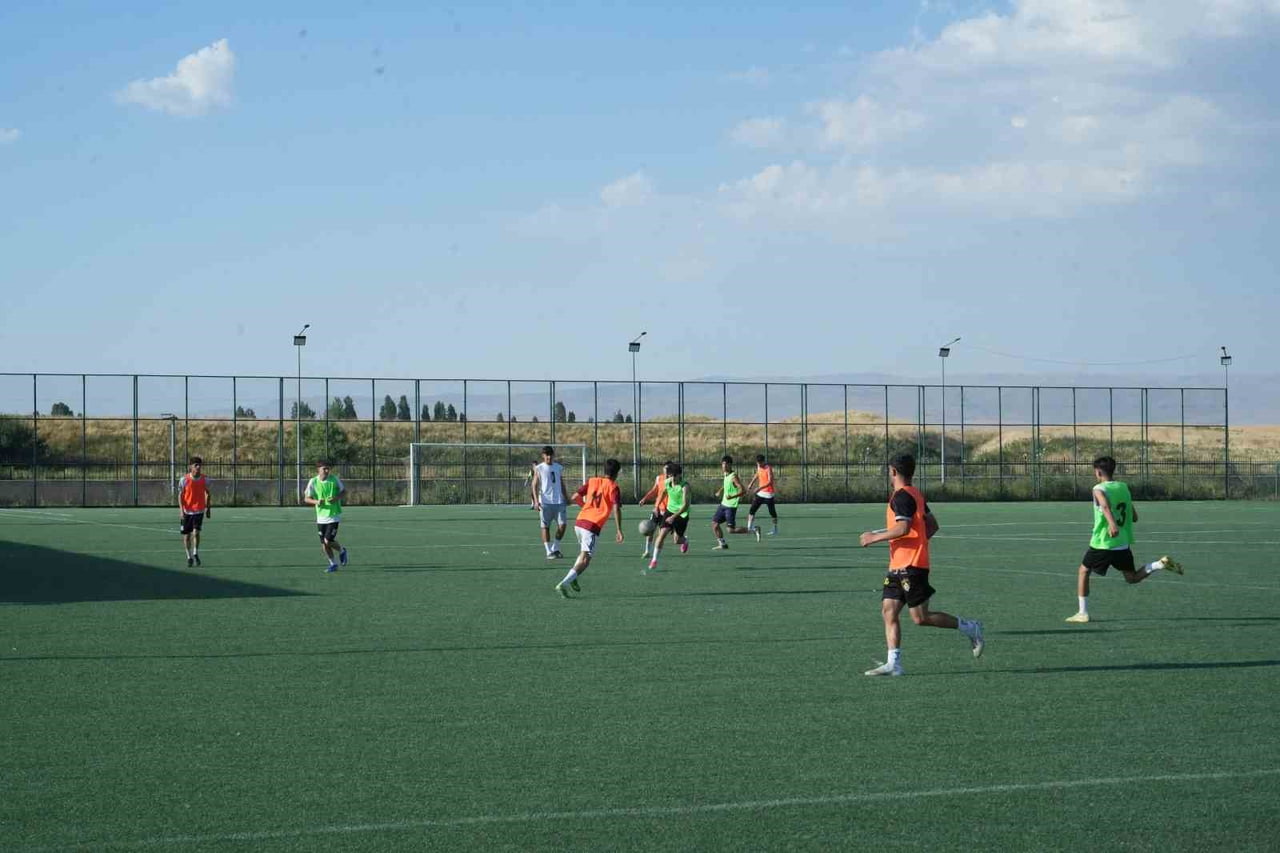 TÜRKİYE FUTBOL FEDERASYONU AKADEMİ LİGLERİ'NDE İLK KEZ TÜM YAŞ KATEGORİLERİNDE MÜCADELE EDECEK...