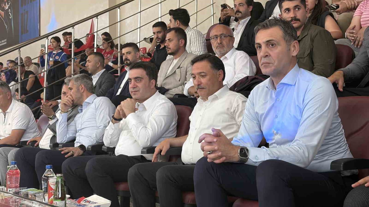 TÜRKİYE GELENEKSEL SPOR DALLARI FEDERASYONU ORGANİZASYONUNDA DÜZENLENEN MİNİKLER VE YILDIZLAR MAS...