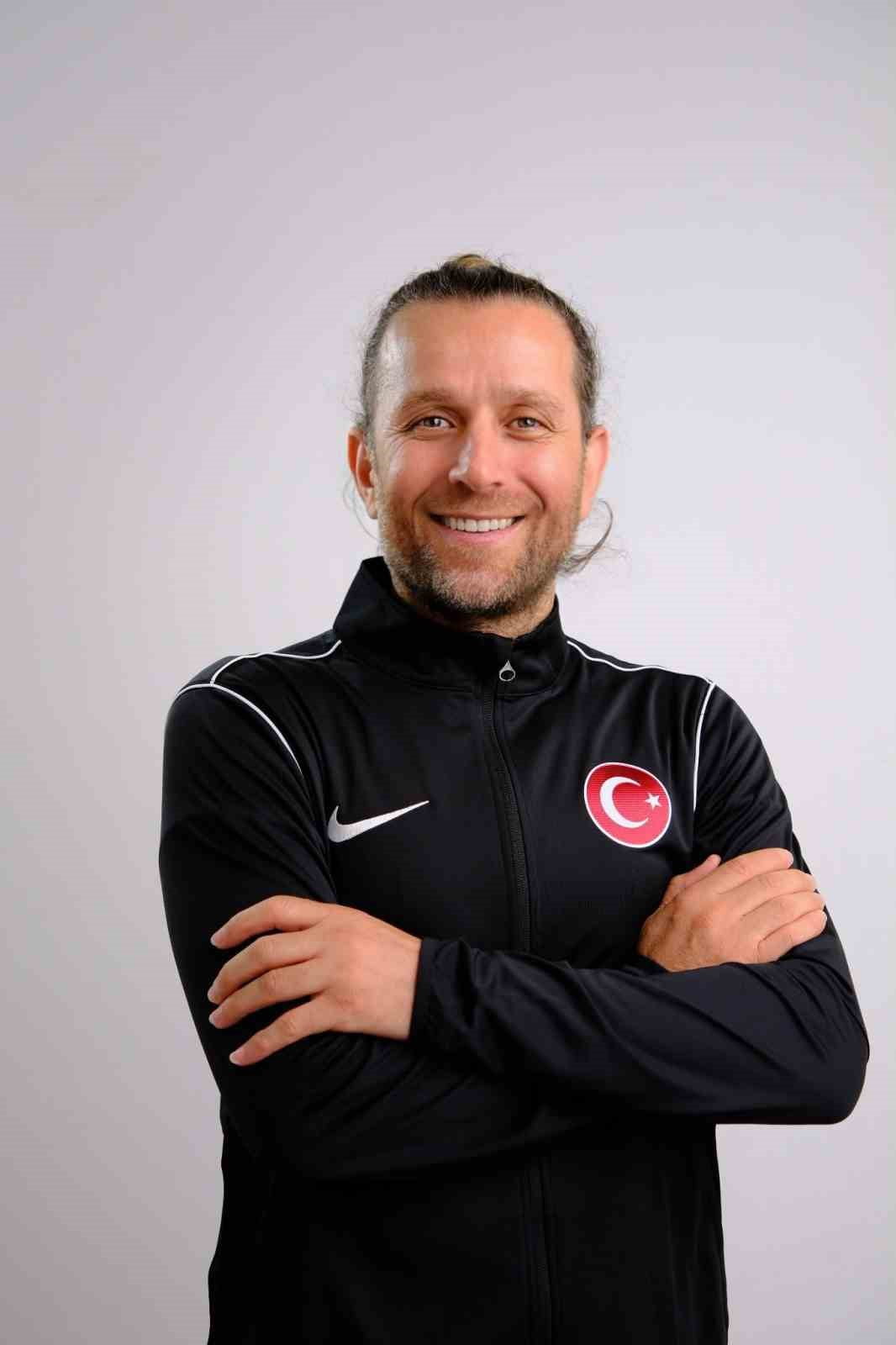 TÜRKİYE TAEKWONDO FEDERASYONU BÜNYESİNDE UZUN YILLAR MİLLİ TAKIM ANTRENÖRÜ OLARAK GÖREV YAPAN...