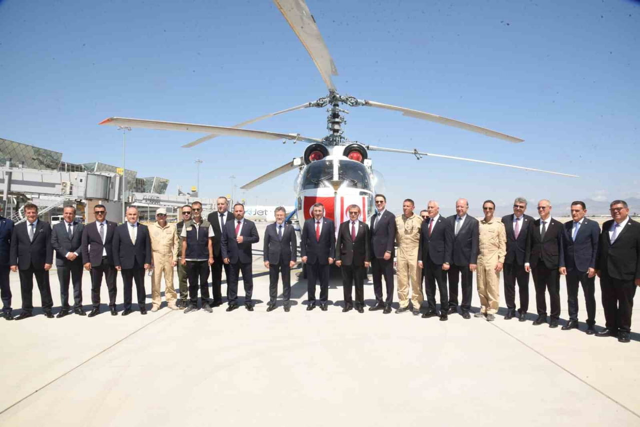 TÜRKİYE TARAFINDAN KKTC'DE ÇIKMASI MUHTEMEL ORMAN YANGINLARINA MÜDAHALE AMACIYLA KA-32 TİPİ YANGIN...