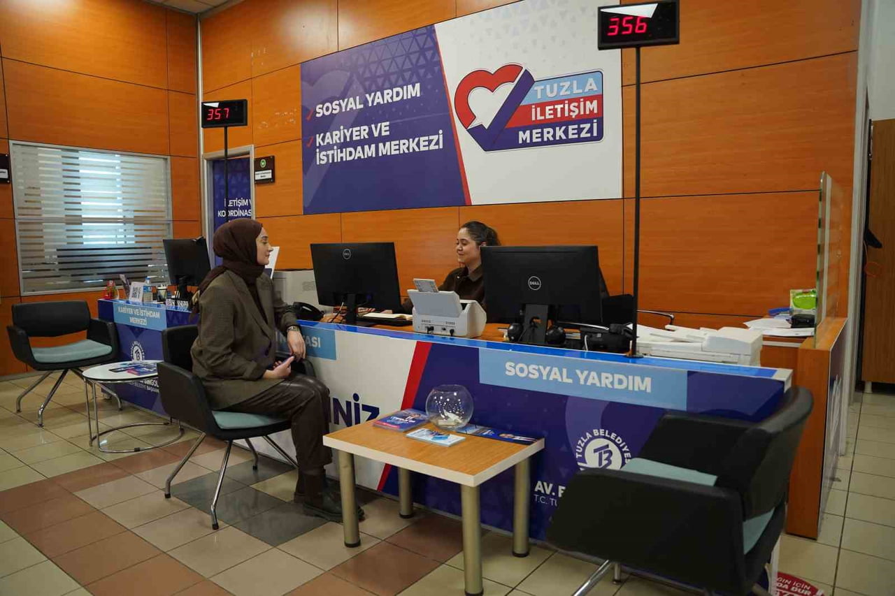 TUZLA'DA ÇAĞRI MERKEZİ, WHATSAPP, SOSYAL MEDYA, ÇÖZÜM NOKTALARI VE YÜZ YÜZE İLETİŞİM KANALLARIYLA...