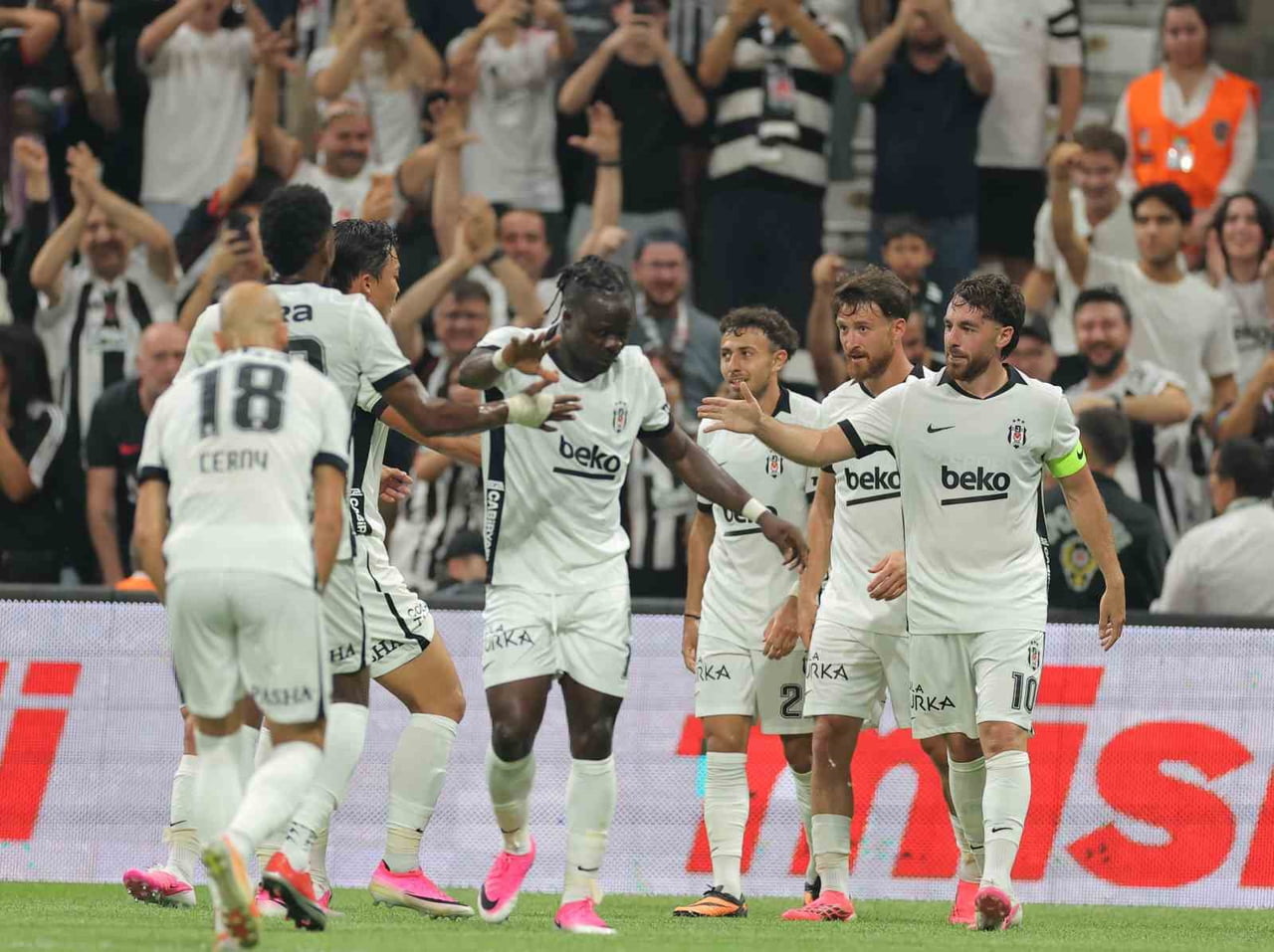 UEFA AVRUPA LİGİ 2. ELEME TURU İLK MAÇINDA SAHASINDA MİDTJYLLAND’I 1-0 MAĞLUP EDEN BEŞİKTAŞ, YENİ...