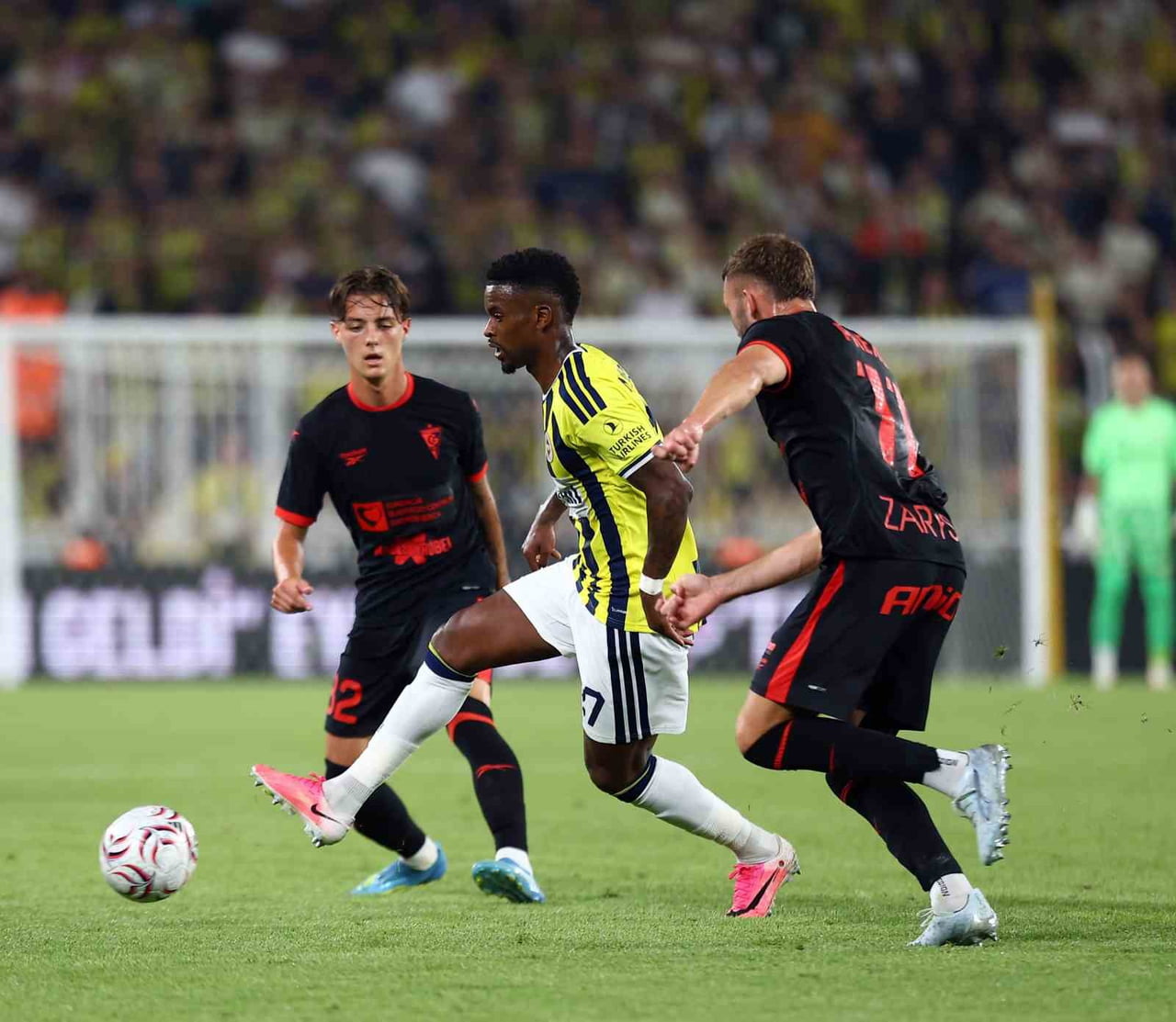 UEFA ŞAMPİYONLAR LİGİ 2. ELEME TURU İLK MAÇINDA FENERBAHÇE, POLONYA EKİBİ GORNİK ZABRZE’Yİ KONUK...