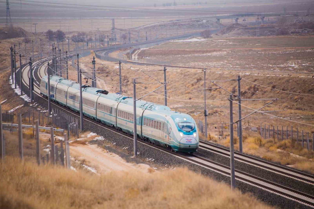 ULAŞTIRMA VE ALTYAPI BAKANI ABDULKADİR URALOĞLU, ESKİŞEHİR-İSTANBUL YÜKSEK HIZLI TREN (YHT)...