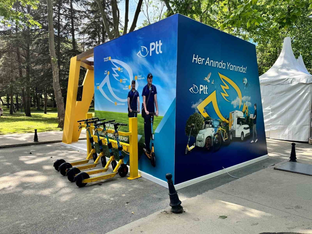 ULAŞTIRMA VE ALTYAPI BAKANI ABDULKADİR URALOĞLU, PTT GÖNDERİ DAĞITIMINDA KULLANILAN ELEKTRİKLİ...