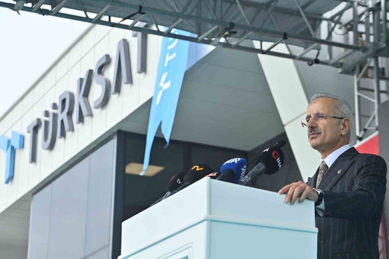 ULAŞTIRMA VE ALTYAPI BAKANI ABDULKADİR URALOĞLU, TÜRKSAT’IN VERİ MERKEZİ KAPASİTESİNİ 8 KATIN...