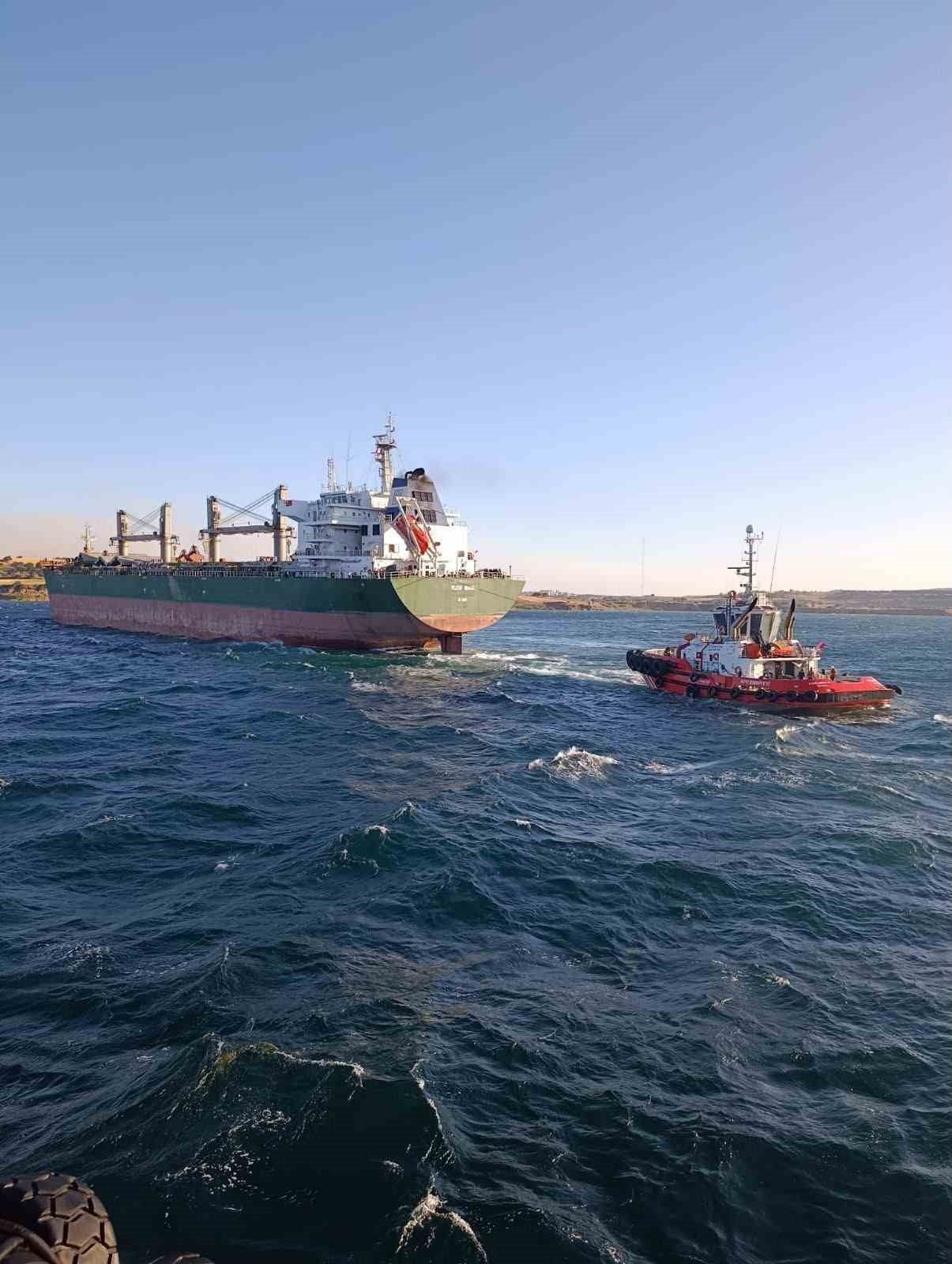 ULAŞTIRMA VE ALTYAPI BAKANLIĞI TARAFINDAN, BİR YÜK GEMİSİNİN ÇANAKKALE BOĞAZI NARA DÖNÜŞÜ MAKİNE...