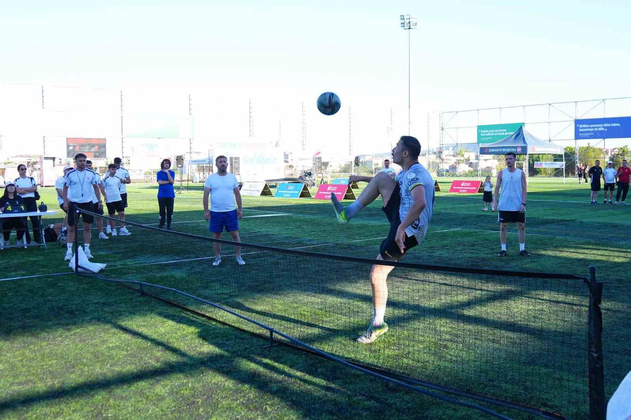 ÜMRANİYE BELEDİYESİ TARAFINDAN GELENEKSEL HALE GETİRİLEN 5'İNCİ AYAK TENİSİ TURNUVASI, TRABZON...