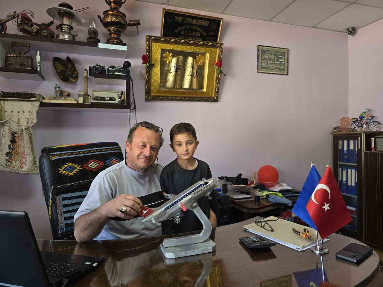 UMUT ÇITAK "DEDEMDEN UÇAK İSTEDİM. OYUNCAKÇI YOKTU. BULAMADIK, ARADIK. DEDEMİN YAPTIKLARINI...