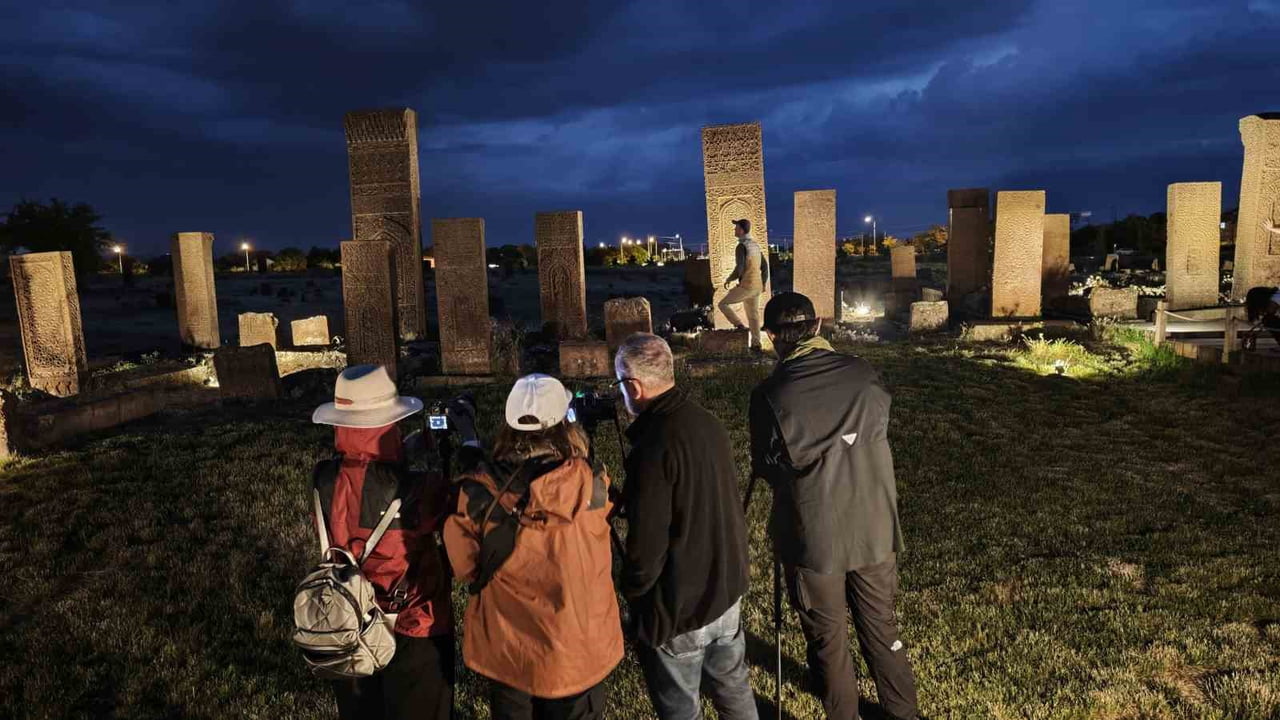 UNESCO DÜNYA MİRASI GEÇİCİ LİSTESİ'NDE YER ALAN VE DÜNYANIN EN BÜYÜK TÜRK-İSLAM MEZARLIĞI OLMA...