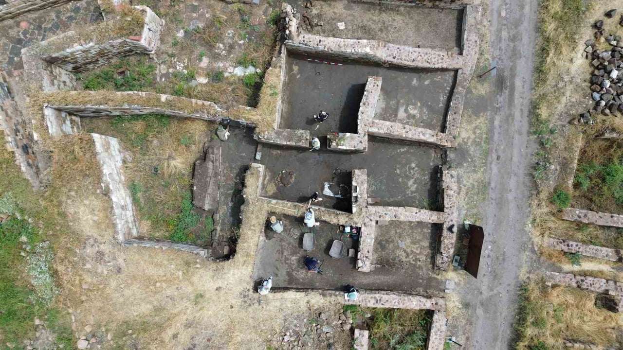 UNESCO MİRASI ANİ'DE TARİH YENİDEN GÜN YÜZÜNE ÇIKIYOR. 2026 KAZILARI 5 NOKTADA ARALIKSIZ...
