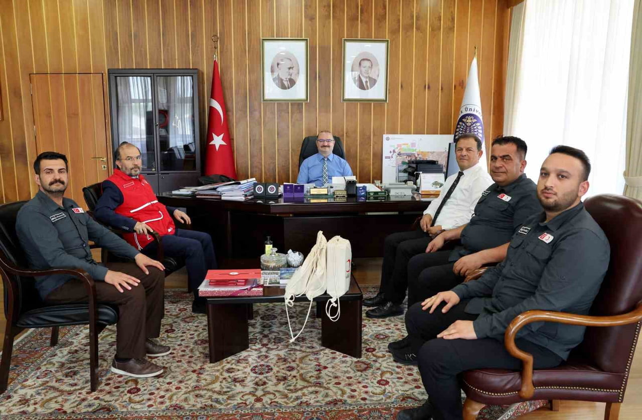 ÜNİVERSİTE YEMEKHANELERİNDE KALİTE STANDARTLARINI YÜKSELTECEK PROTOKOL İÇİN İMZALAR ATILDI