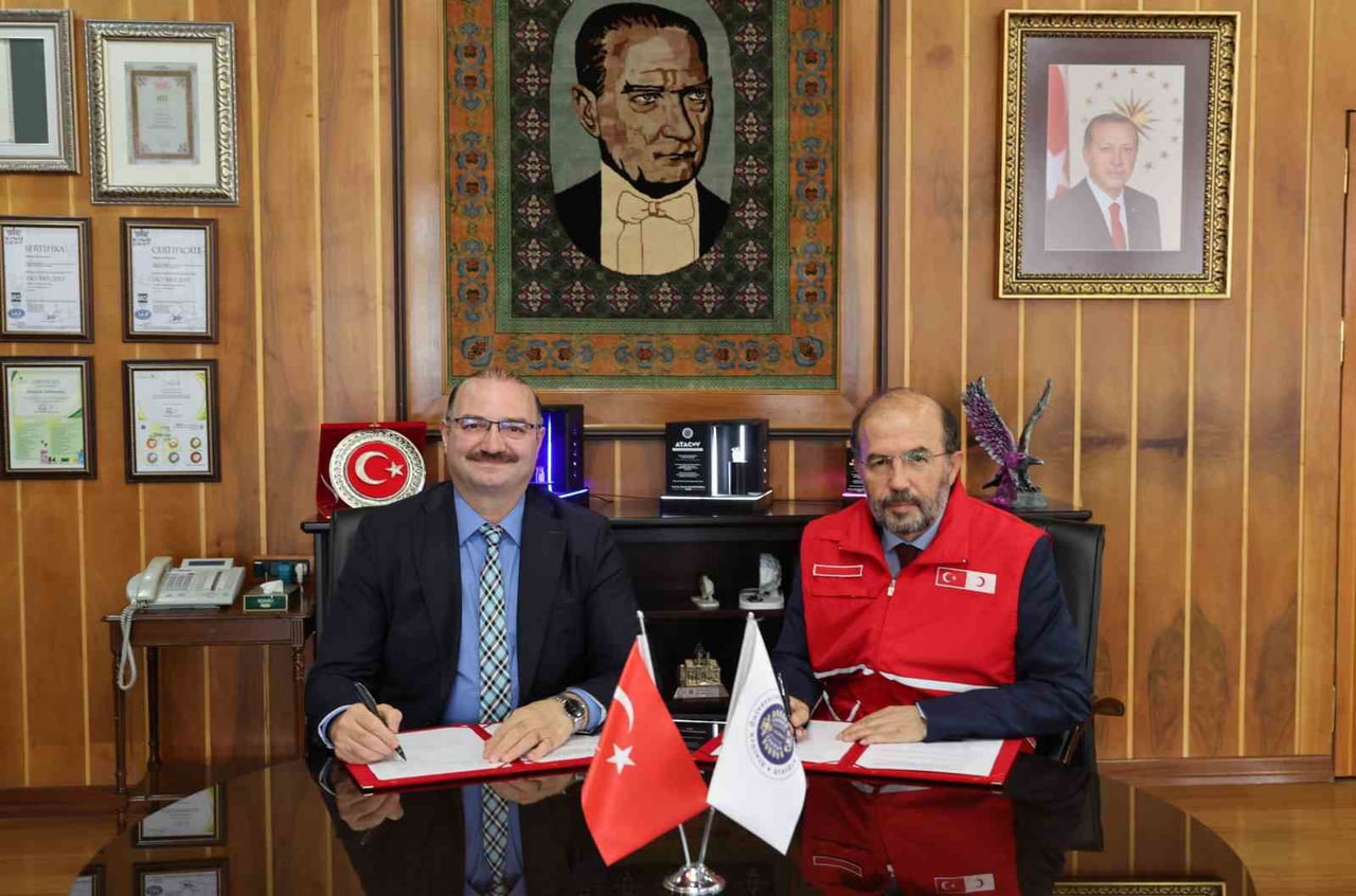 ÜNİVERSİTE YEMEKHANELERİNDE KALİTE STANDARTLARINI YÜKSELTECEK PROTOKOL İÇİN İMZALAR ATILDI
