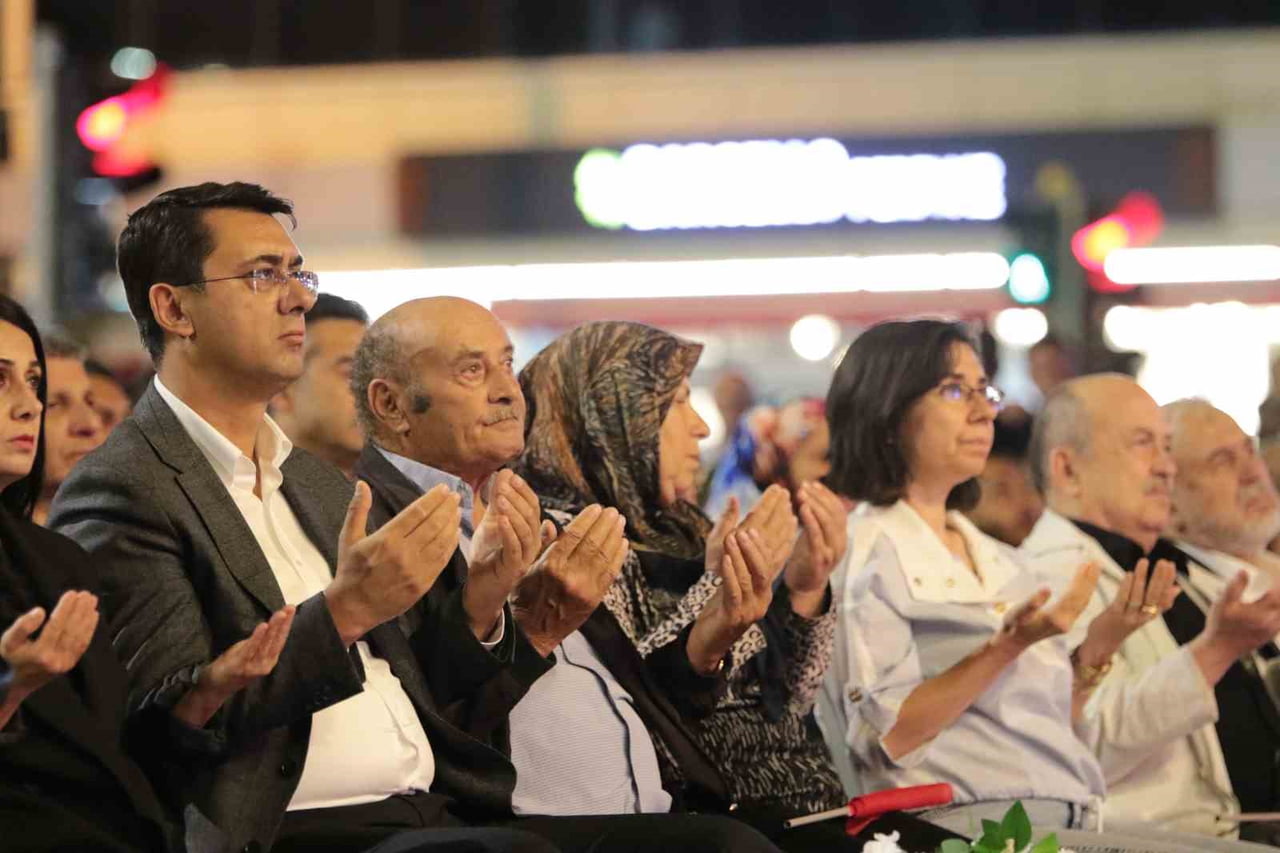 UŞAK'TA 15 TEMMUZ DEMOKRASİ VE BİRLİK GÜNÜ, DÜZENLENEN FARKLI ETKİNLİKLERLE KUTLANDI.