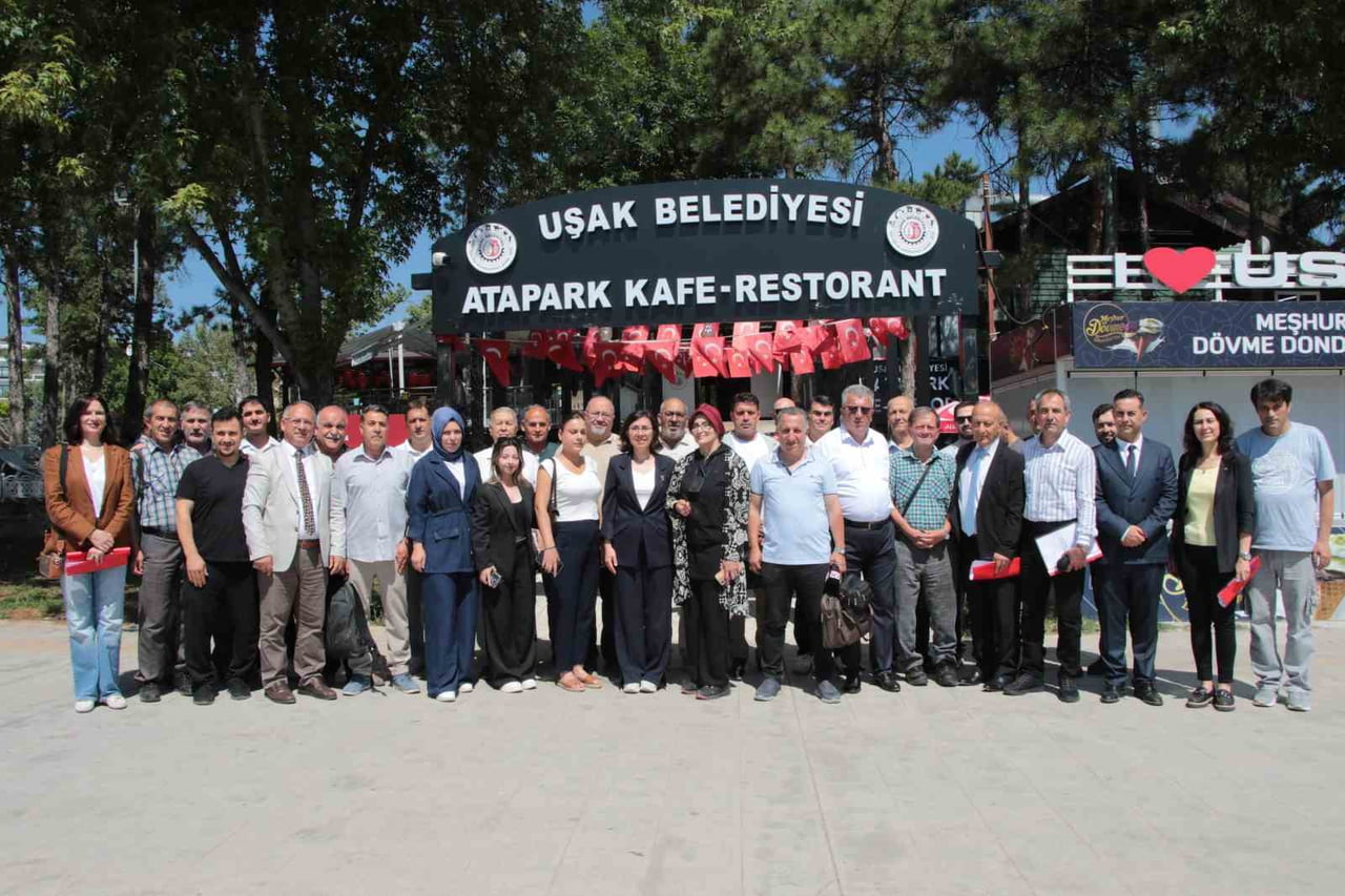 UŞAK BELEDİYE BAŞKAN VEKİLİ HATİCE TEREKECİ ÖZKAN, KENTTE GÖREV YAPAN VE ULUSAL BASIN...