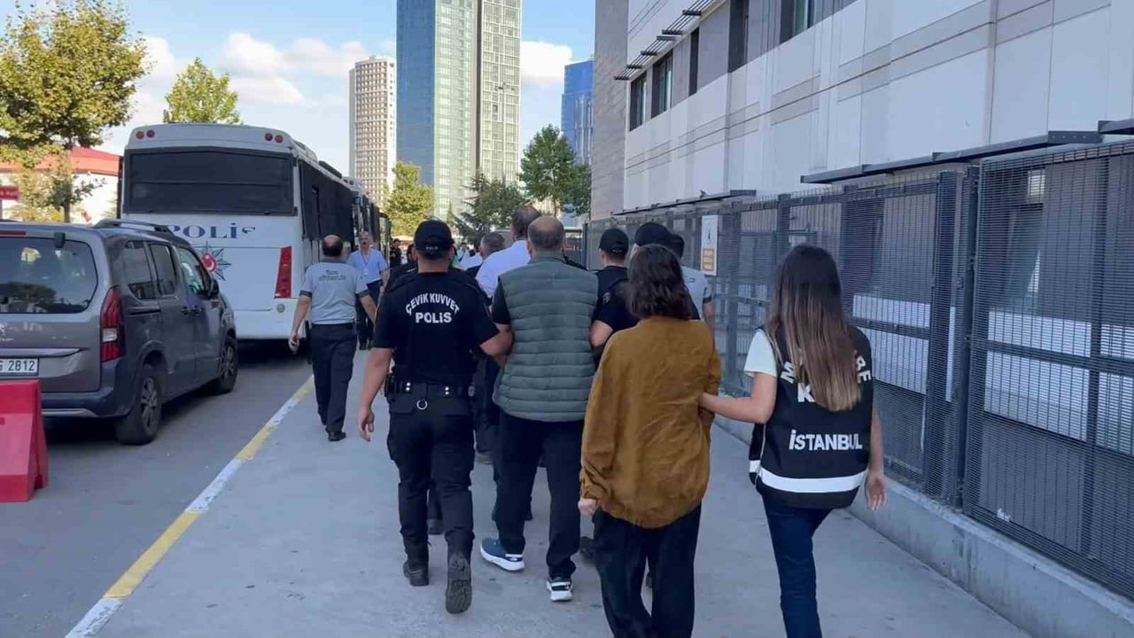 ÜSKÜDAR BELEDİYESİ SORUŞTURMASINDA ŞÜPHELİLER SAĞLIK KONTROLÜNDEN GEÇİRİLDİ