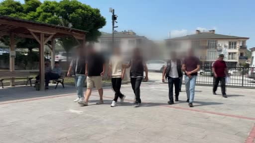 Uyuşturucu kullanmaktan öğretmenlikten ihraç edildi, bu kez uyuşturucu ticaretinden tutuklandı