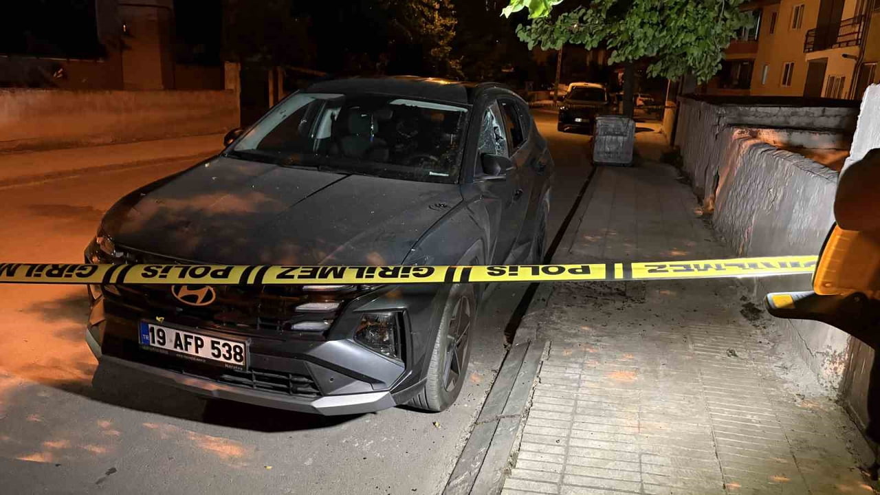 UZUN SÜREDİR GÖRÜŞMEDİĞİ BABASININ İKAMETİNE GELEREK TÜFEKLE ATEŞ AÇILAN BÖLGEDE POLİS EKİPLERİ...
