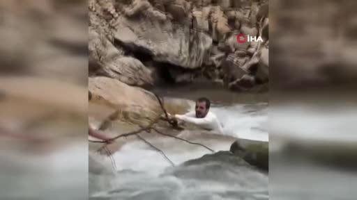 Uzungöl'de Haldizen Deresi'nde can pazarı