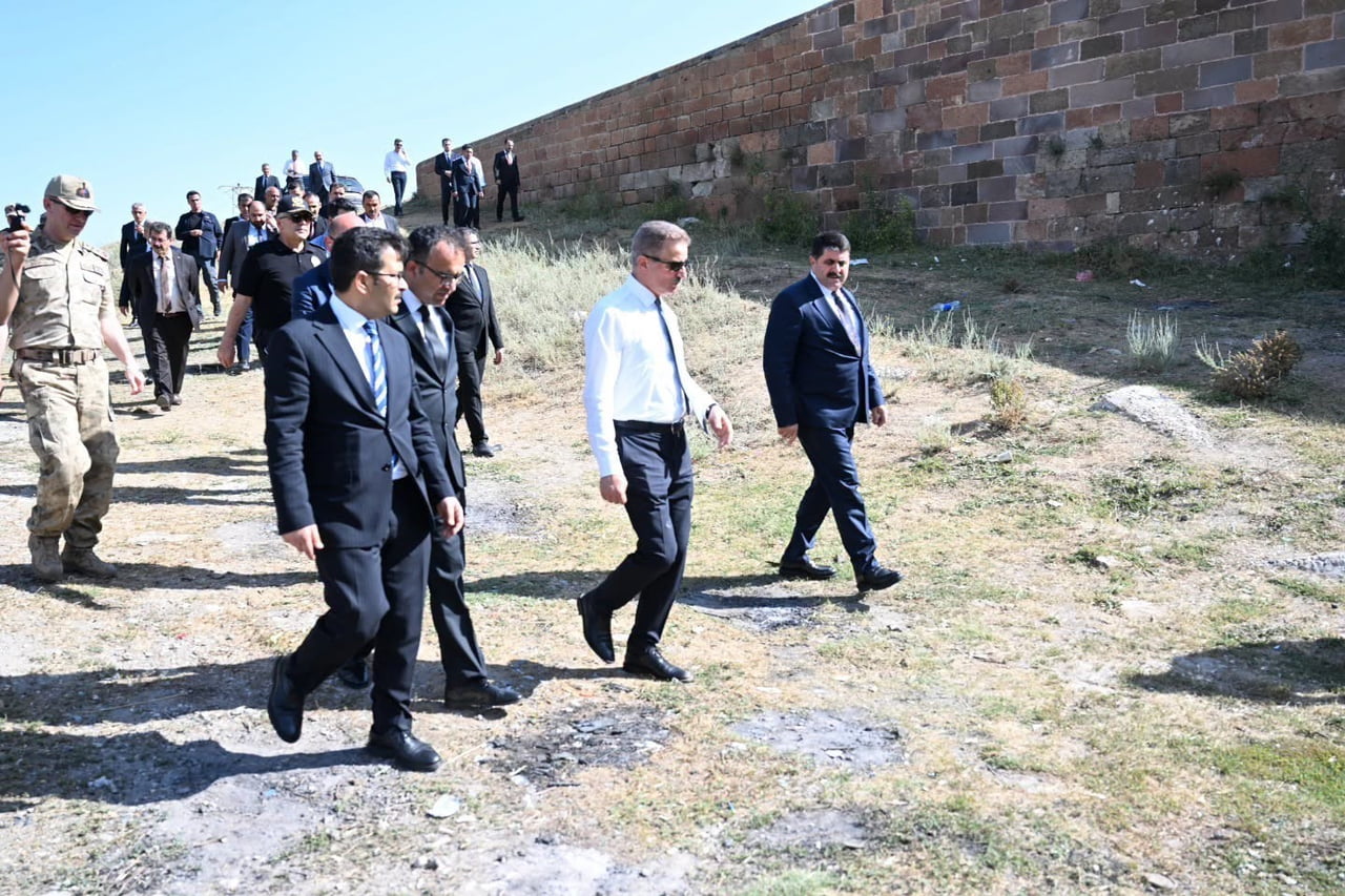 VALİ AYDIN BARUŞ, KÖPRÜKÖY İLÇESİNDE TARİHÎ ÇOBANDEDE KÖPRÜSÜ'NDE İNCELEME YAPTI.