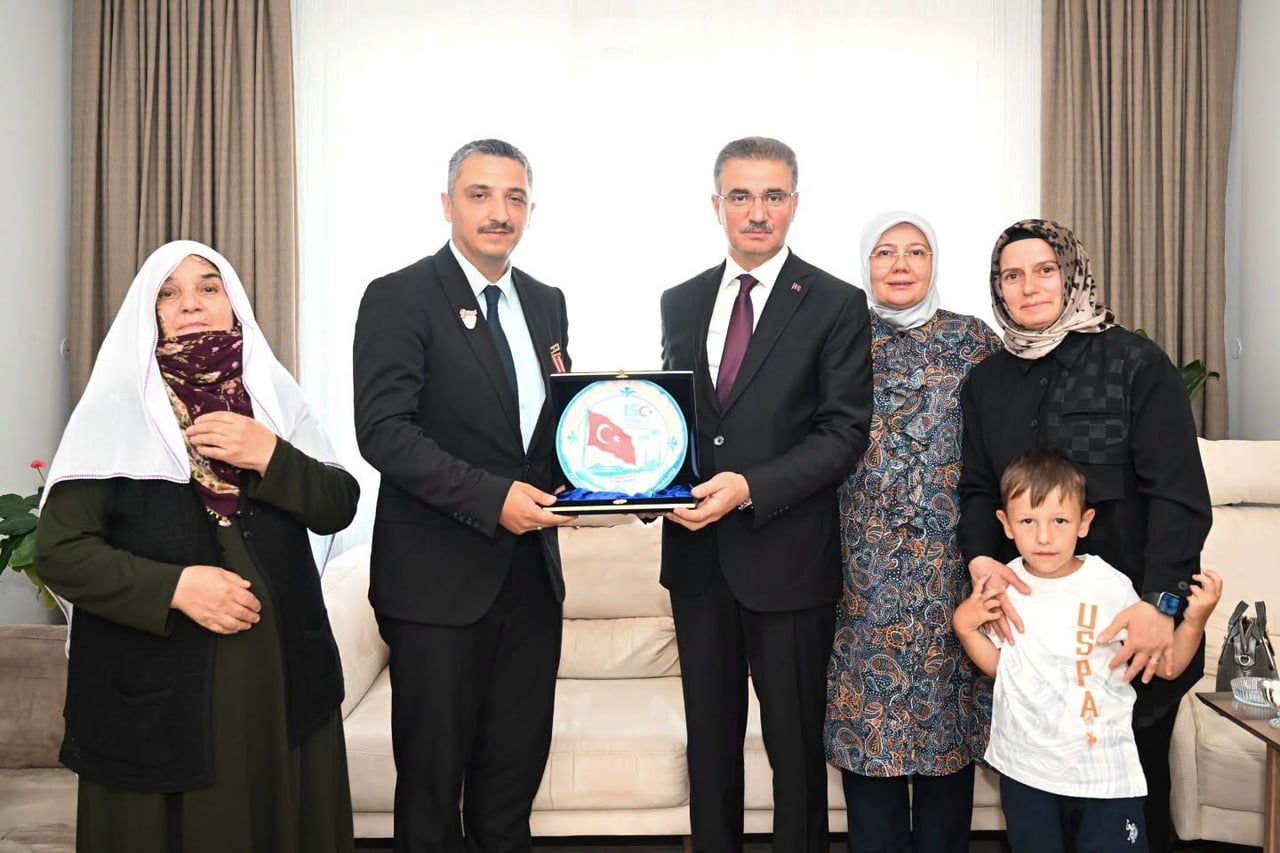 VALİ AYDIN BARUŞ VE  EŞİ NAGİHAN BARUŞ İLE BİRLİKTE 15 TEMMUZ DEMOKRASİ VE MİLLÎ BİRLİK GÜNÜ...