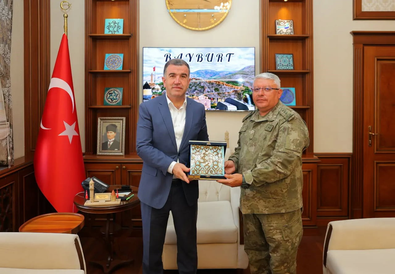 VALİ ELDİVAN İLE TOPÇU ALBAY ERDEM YENİ