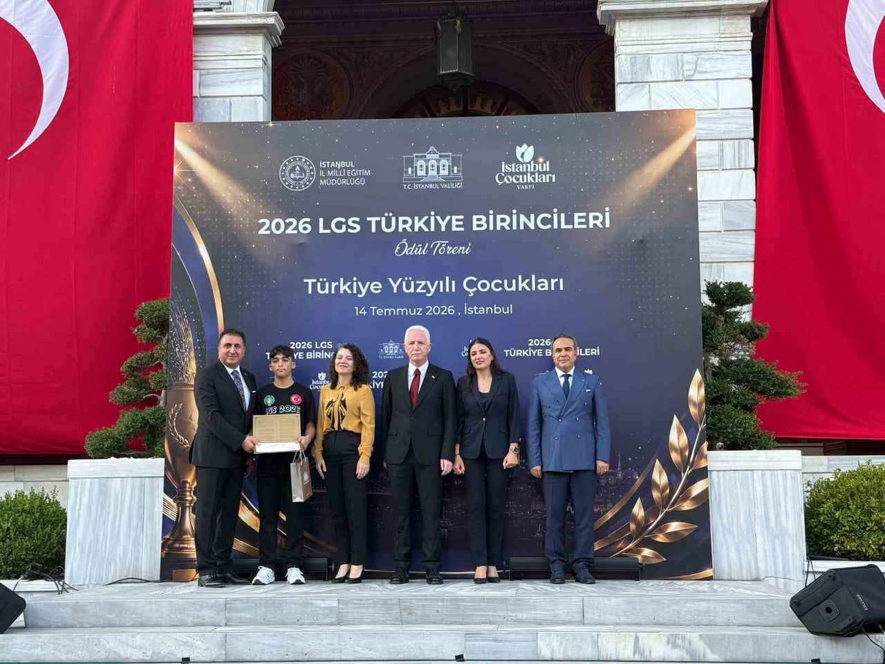 VALİ GÜL'ÜN YANI SIRA İSTANBUL MİLLİ EĞİTİM MÜDÜRÜ MURAT MÜCAHİT YENTÜR, İLÇE KAYMAKAMLARI VE...