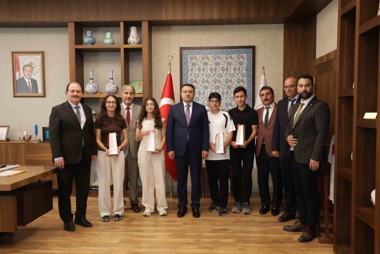 VALİ MUSA IŞIN, LGS TÜRKİYE BİRİNCİLERİNİ AĞIRLADI