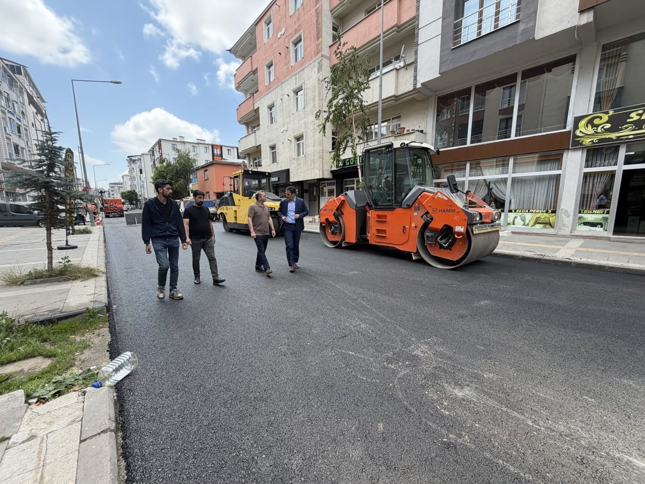 VALİ ZİYA POLAT, CUMHURİYET CADDESİ'NDEKİ YOL ÇALIŞMALARINI YERİNDE İNCELEDİ(KARS-İHA)
