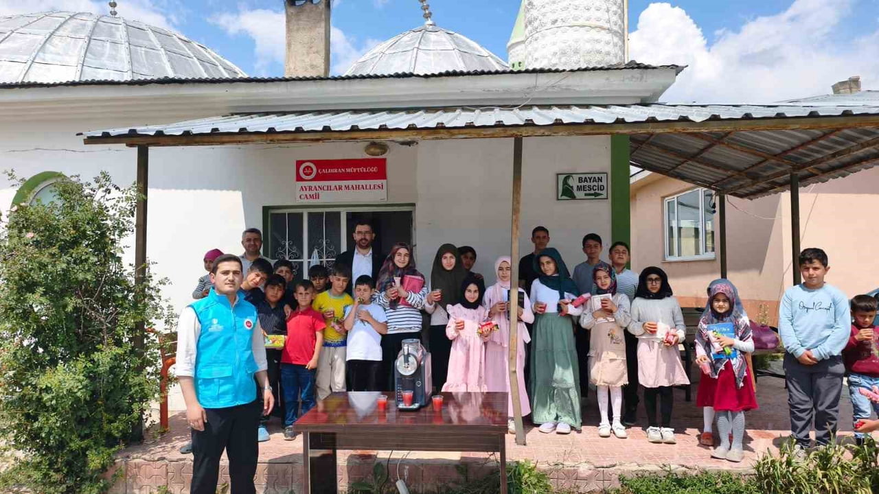 VAN’IN ÇALDIRAN İLÇESİNDE HER YIL BİNLERCE ÇOCUĞUN KUR'AN-I KERİM VE DİNİ BİLGİLERLE BULUŞTUĞU YAZ...