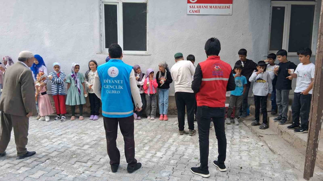 VAN’IN ÇALDIRAN İLÇESİNDE YAZ KUR’AN KURSU ÖĞRENCİLERİNE YÖNELİK BÜYÜK BİR FUTBOL VE SATRANÇ...