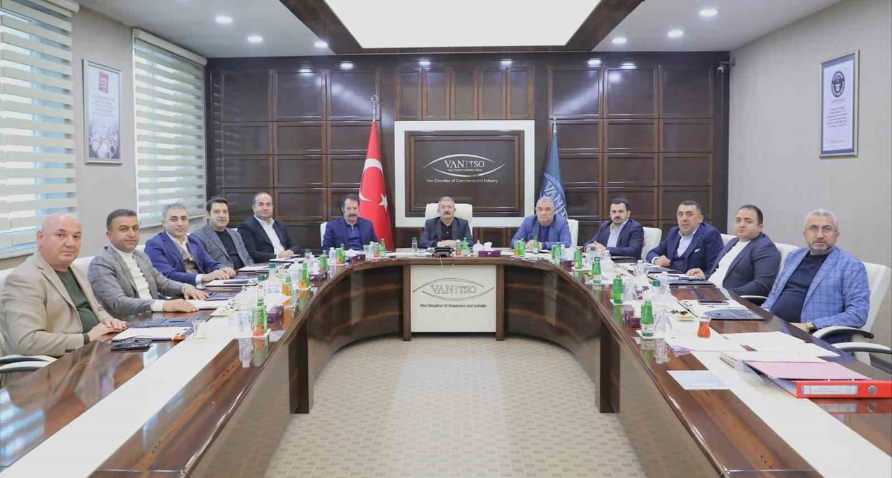 VAN TİCARET VE SANAYİ ODASI YÖNETİM KURULU, VAN’IN SON DÖNEMDE TURİZMDE PARLAYAN BİR YILDIZ HALİNE...
