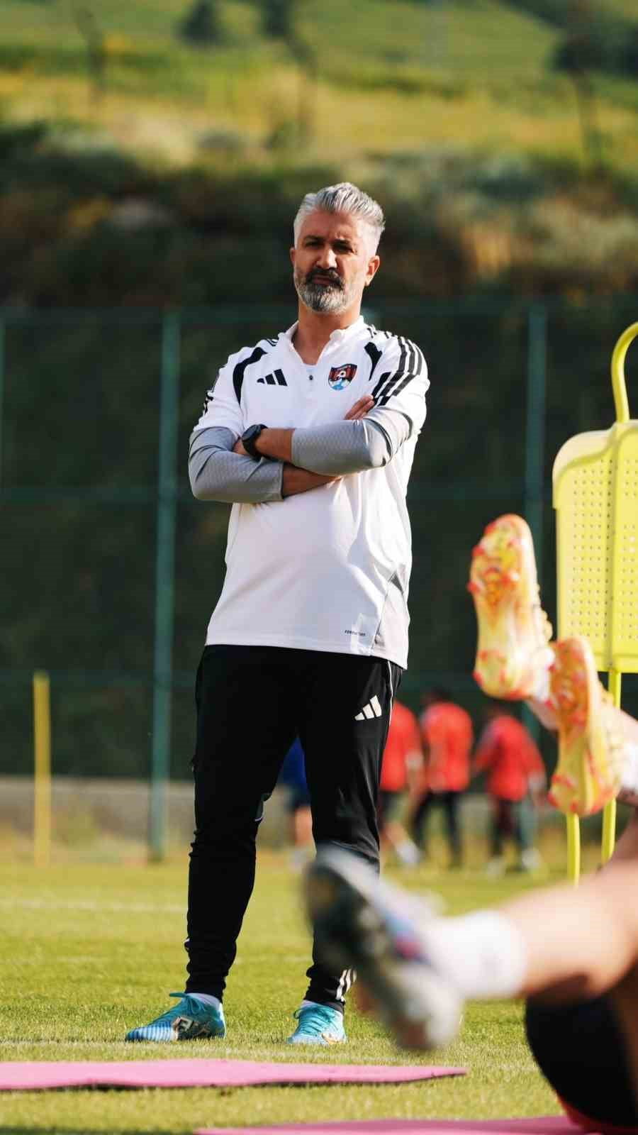 VANSPOR FK TEKNİK DİREKTÖRÜ MURAT YILDIRIM